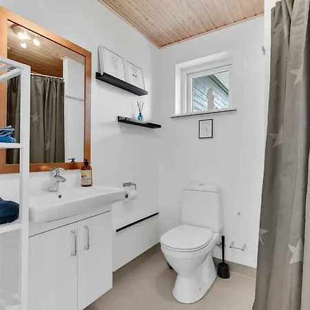Lovely Newer Near Beautiful Holiday home *