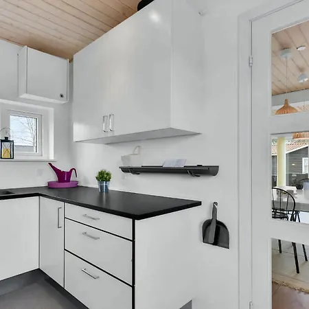 Lovely Newer Near Beautiful Holiday home *