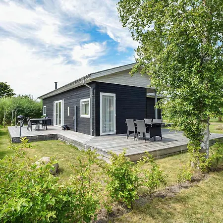 Lovely Newer Near Beautiful Holiday home *