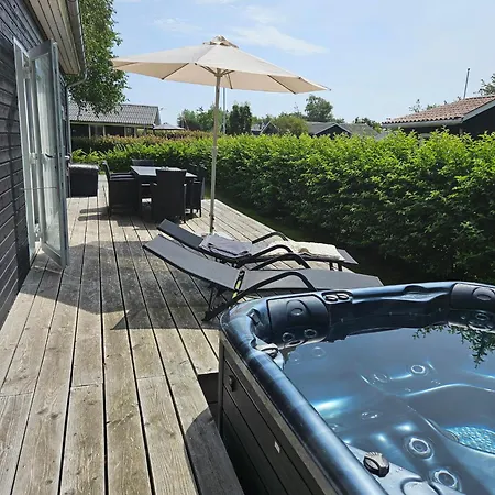 Lovely Newer Near Beautiful * Sonderby (Midtjylland)